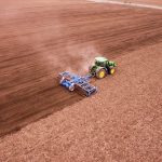 Geodeta podczas budowy – {kiedy jego pomoc jest niezbędna